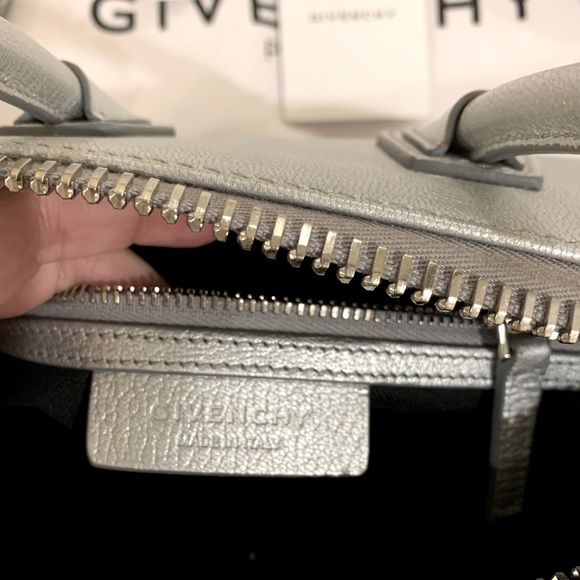 Givenchy Antigona Mini Bag - Picture 3 of 9